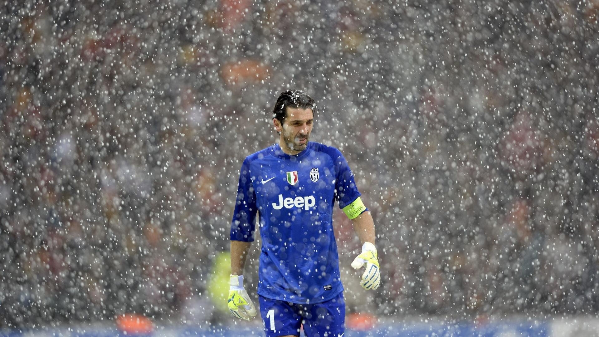 梅西焦点对战，Ming与80激战篮网分钟，爆冷胜负难料！观众掌声雷动